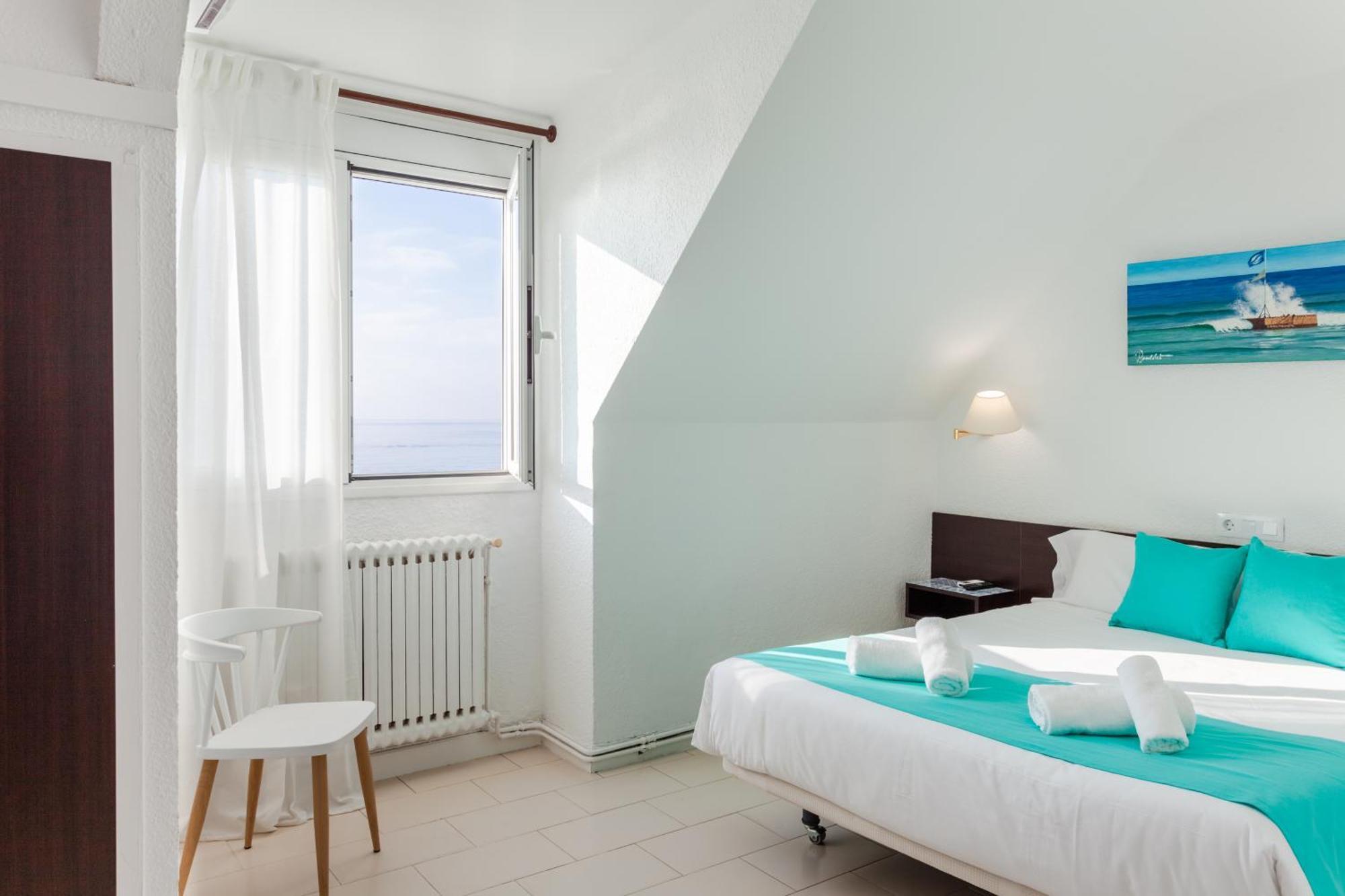 Checkin Torredembarra Hotell Exteriör bild