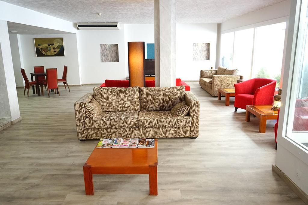 Checkin Torredembarra Hotell Exteriör bild